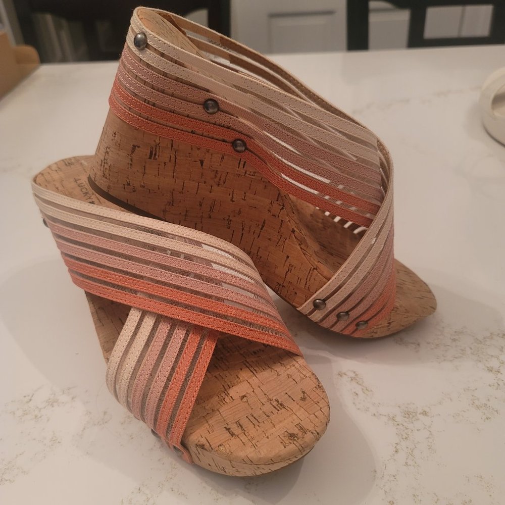 Lucky Brand wedge